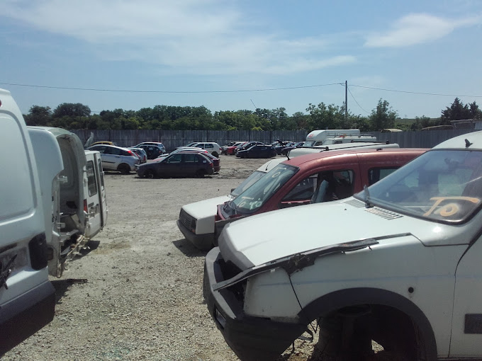 Aperçu des activités de la casse automobile FERT DEMOLITION- SITE D'ETOILE SUR RHONE située à LA COUCOURDE (26740)